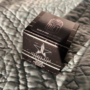 Jeffrey Star, Velour lip scrub in diet root beer.